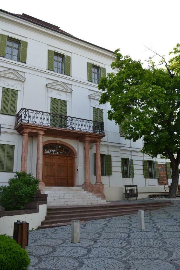 Millennium Suite Balatonfured Luaran gambar